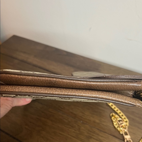 Gucci Tan and Gold Clutch Bag - Picture 4 of 11